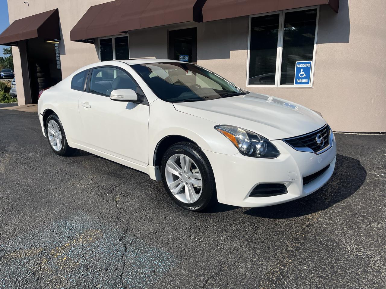 Nissan Altima 2.5 S Coupe 2012