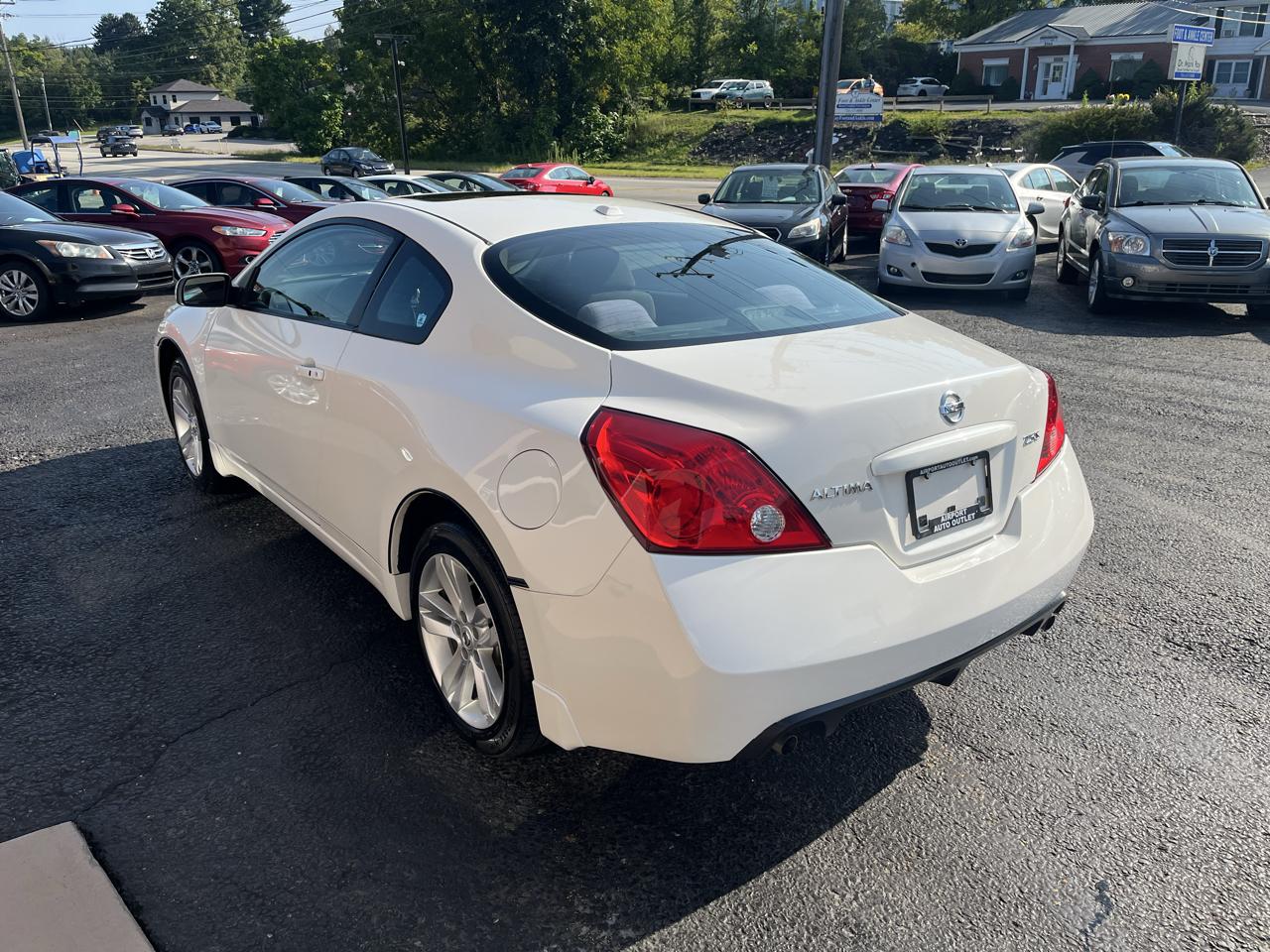 Nissan Altima 2.5 S Coupe 2012