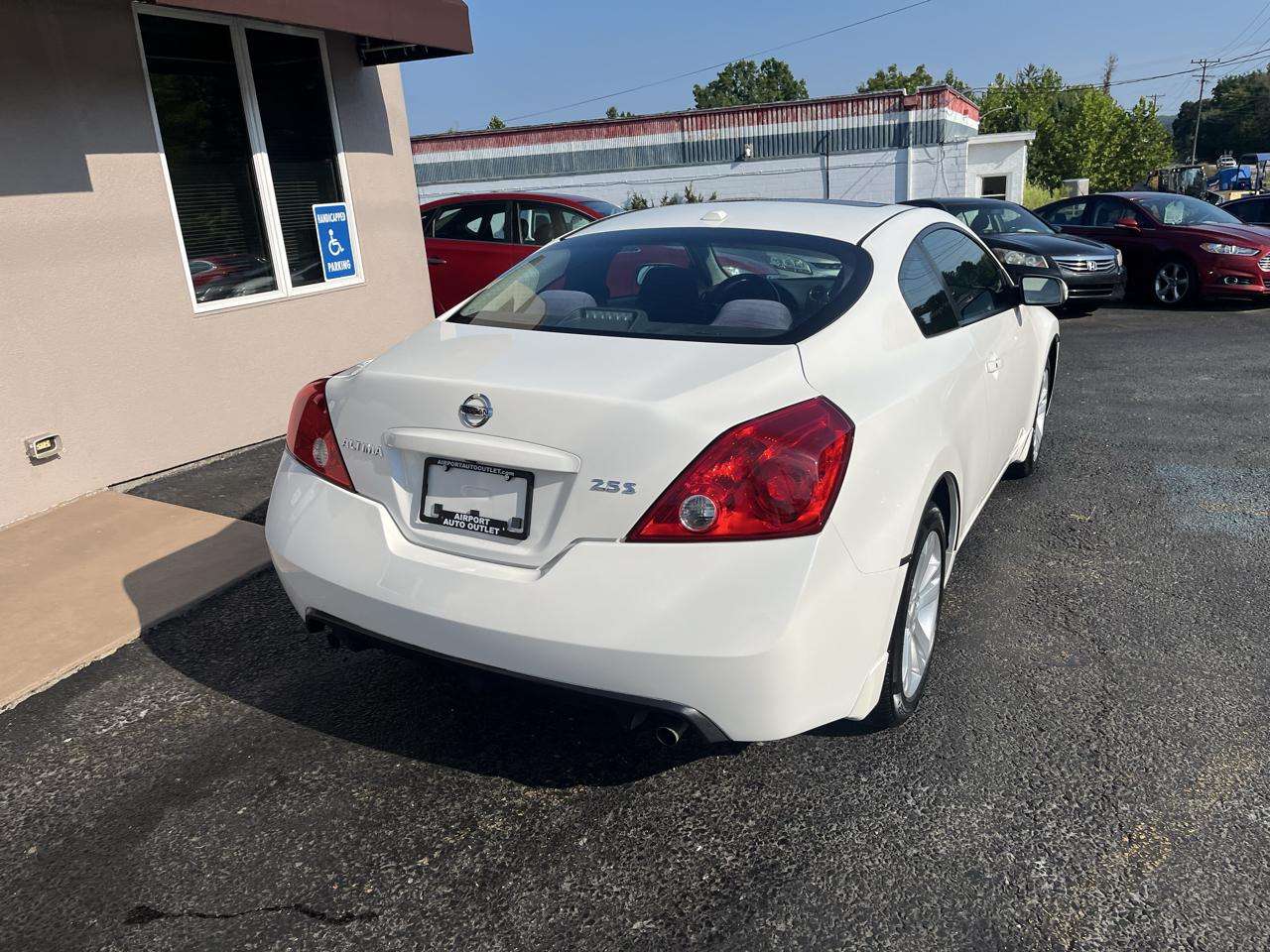 Nissan Altima 2.5 S Coupe 2012