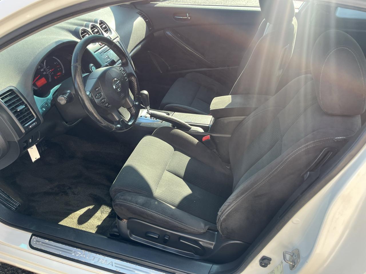 Nissan Altima 2.5 S Coupe 2012