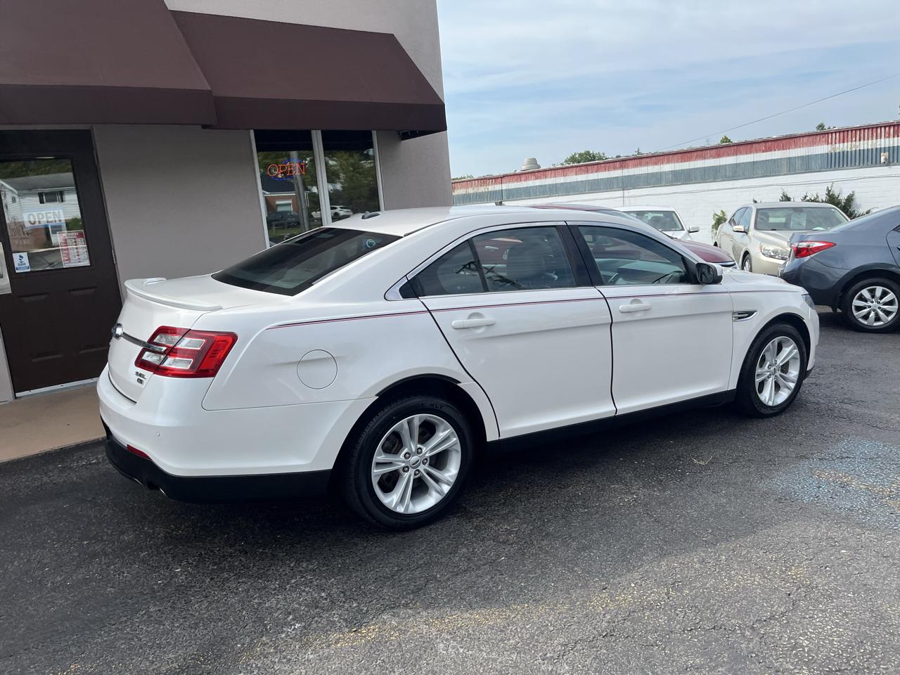 Ford Taurus SEL AWD 2015