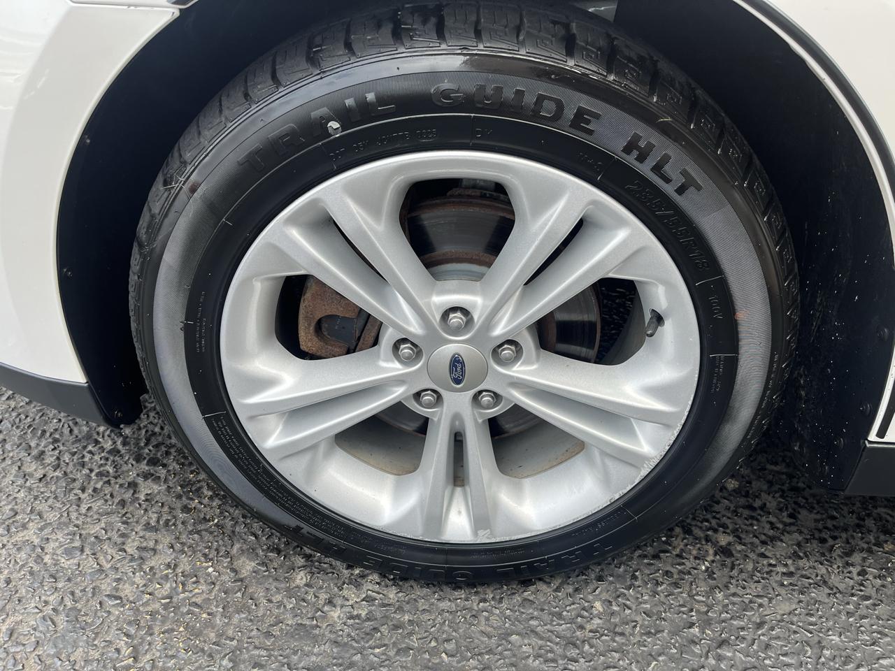 Ford Taurus SEL AWD 2015