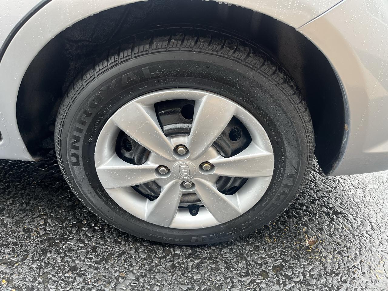 Kia Rio Base 2011
