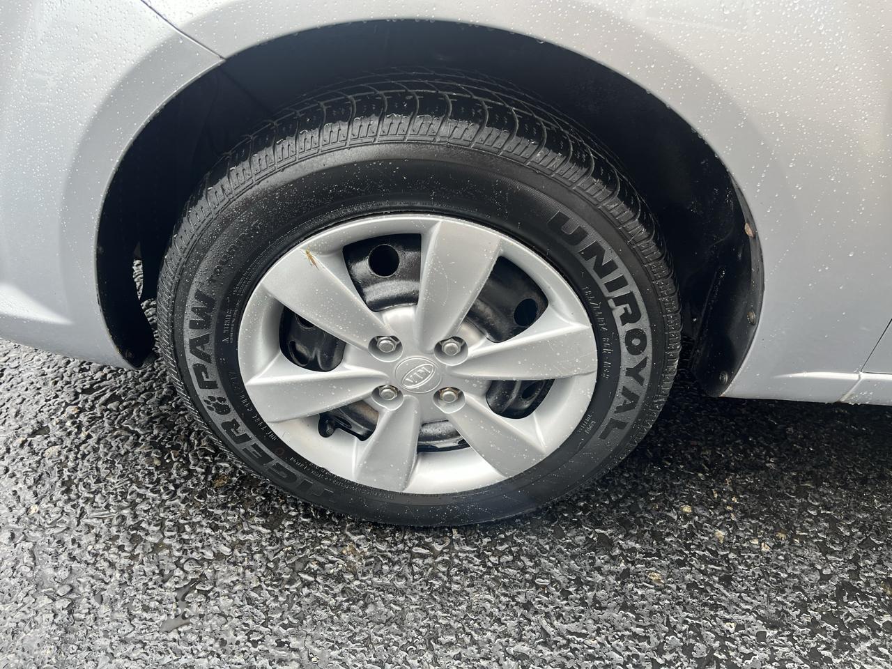 Kia Rio Base 2011