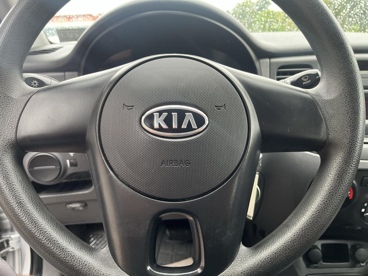 Kia Rio Base 2011