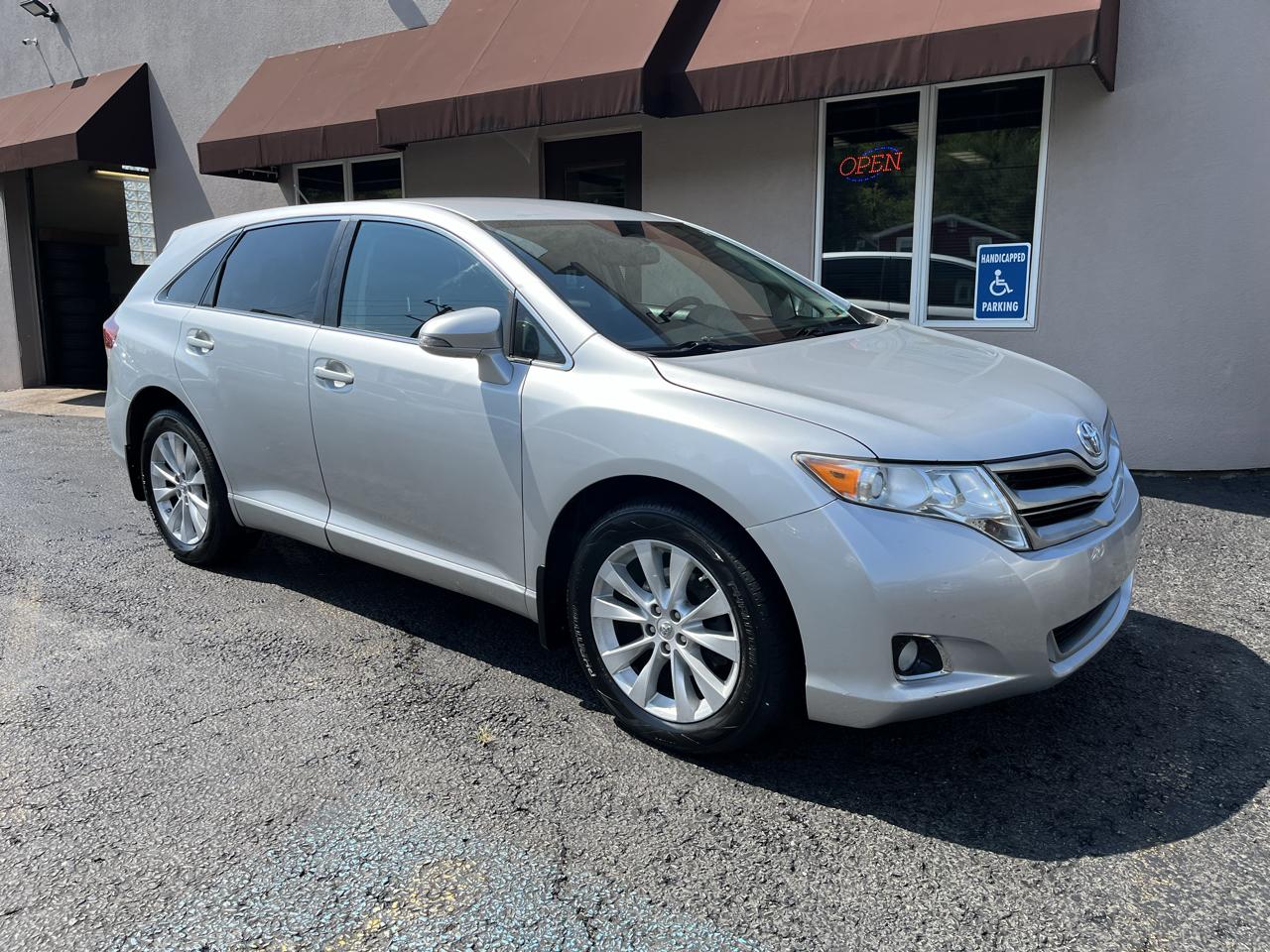 Toyota Venza LE I4 AWD 2013