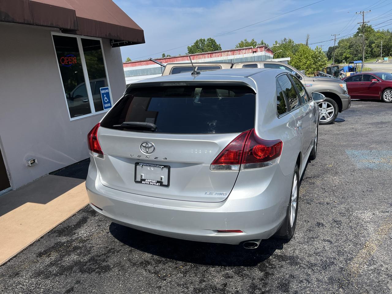 Toyota Venza LE I4 AWD 2013