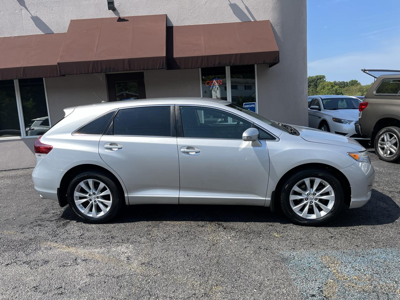 Toyota Venza LE I4 AWD 2013