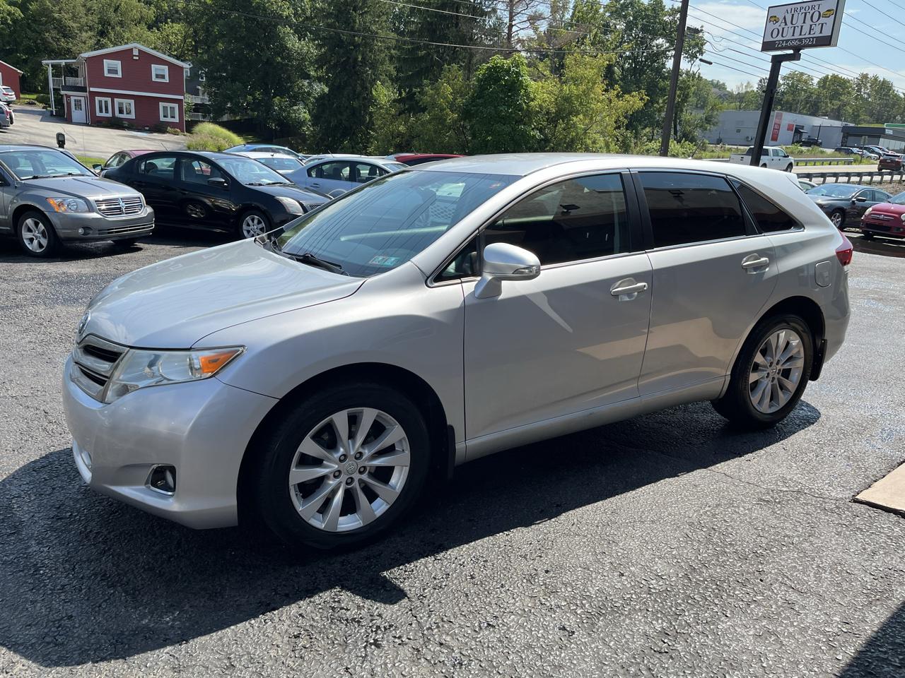 Toyota Venza LE I4 AWD 2013
