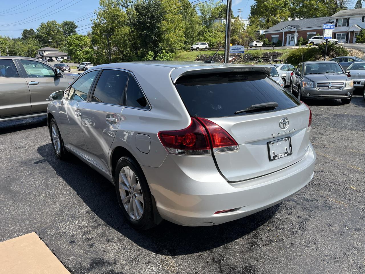 Toyota Venza LE I4 AWD 2013