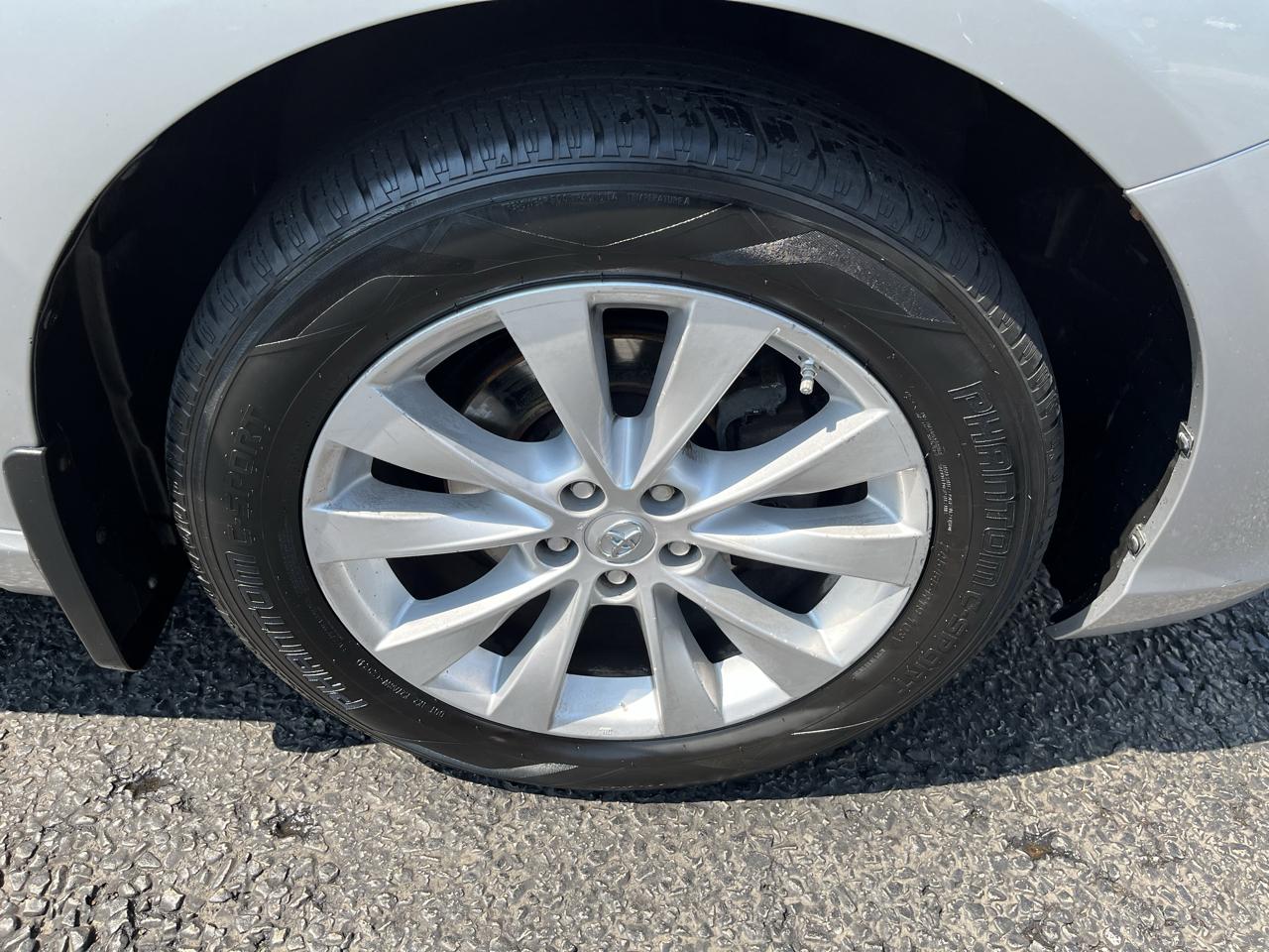 Toyota Venza LE I4 AWD 2013
