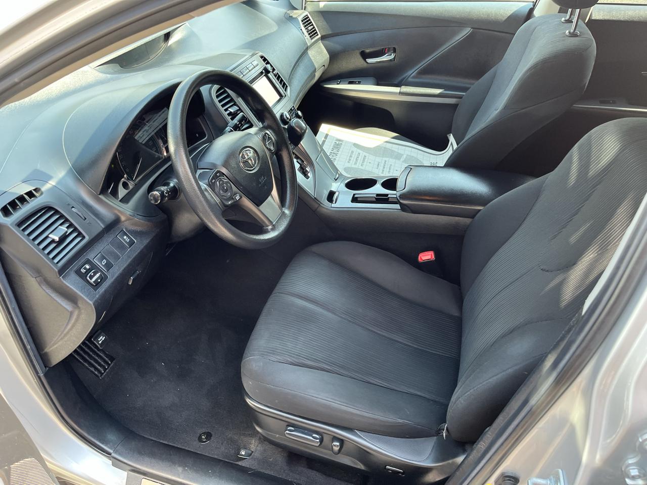 Toyota Venza LE I4 AWD 2013