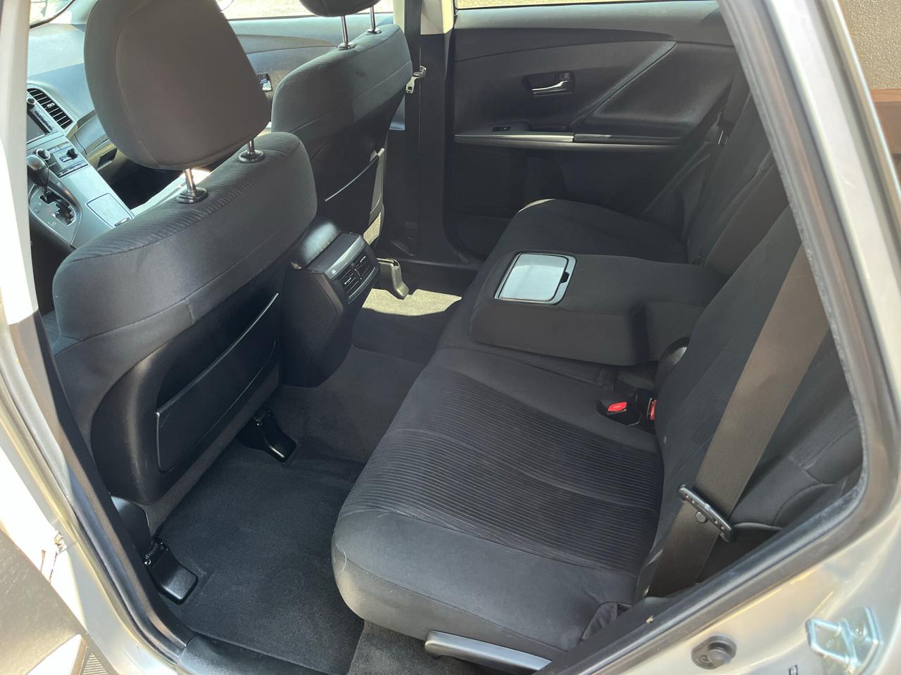 Toyota Venza LE I4 AWD 2013