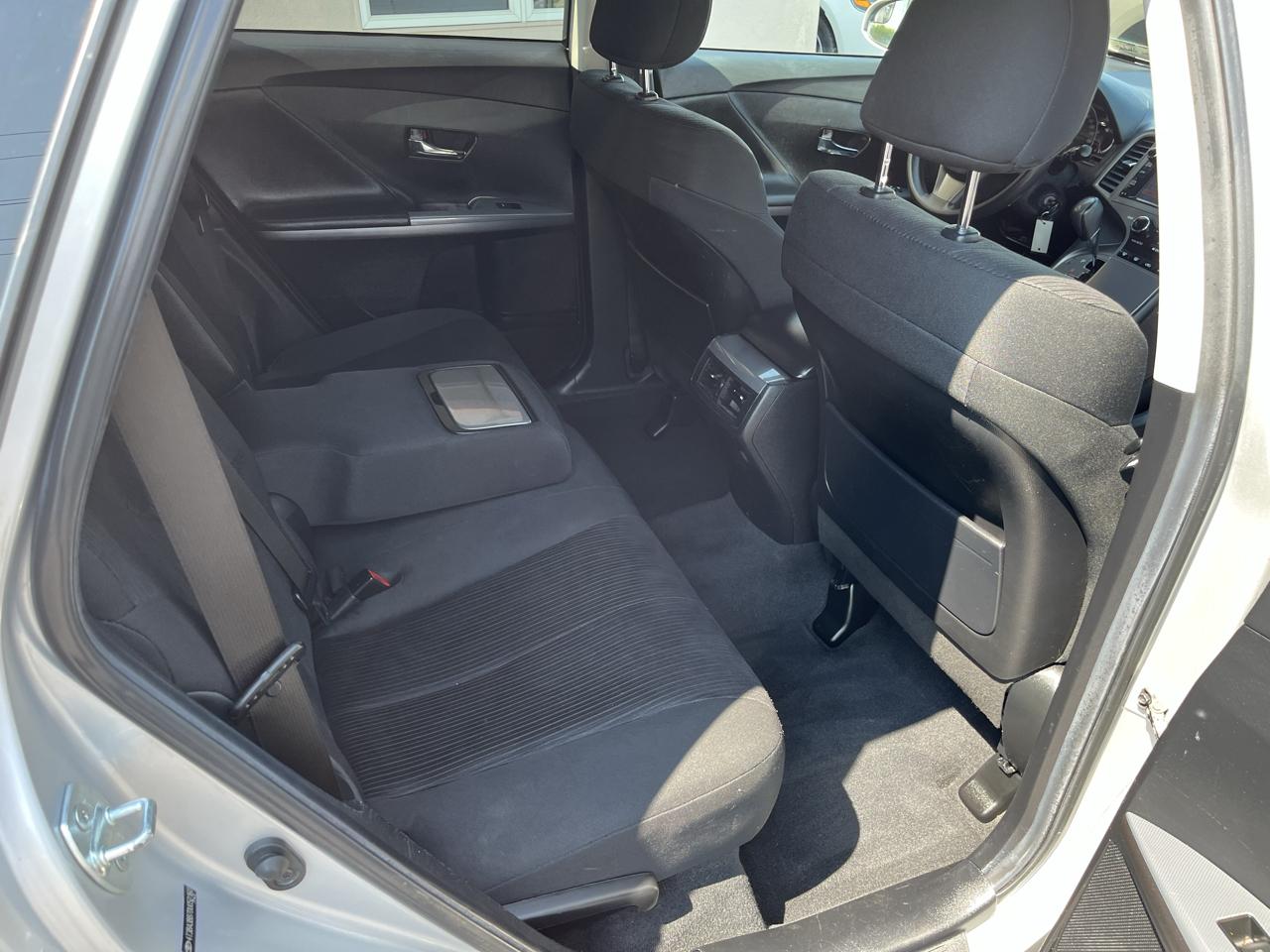 Toyota Venza LE I4 AWD 2013