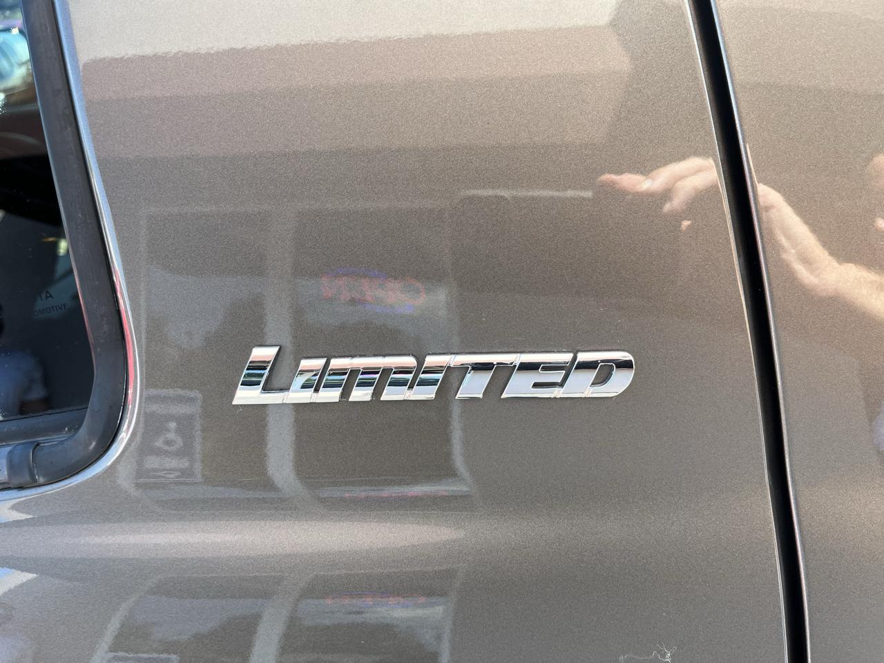 Toyota Tundra Limited 5.7L Double Cab 4WD 2012