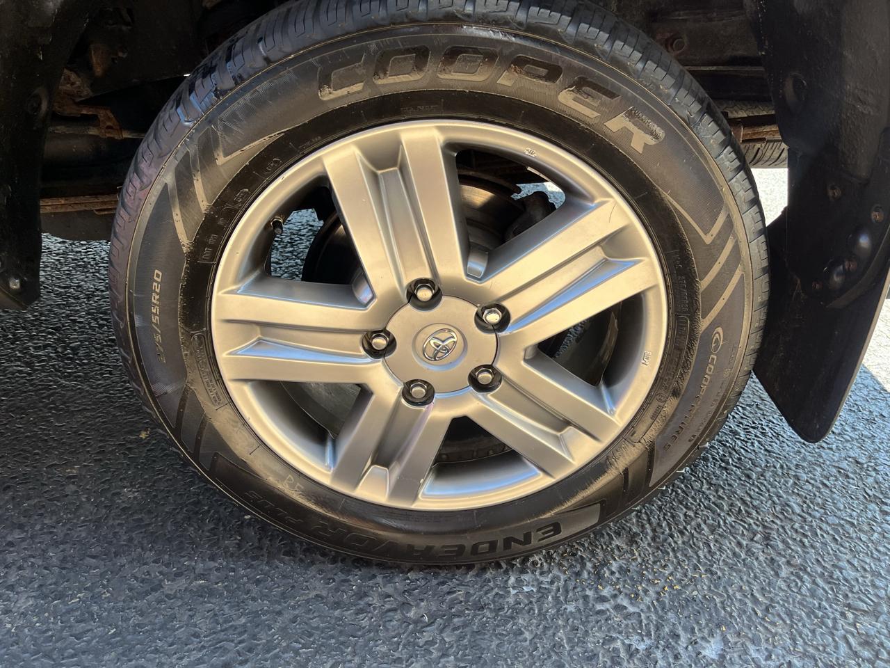 Toyota Tundra Limited 5.7L Double Cab 4WD 2012