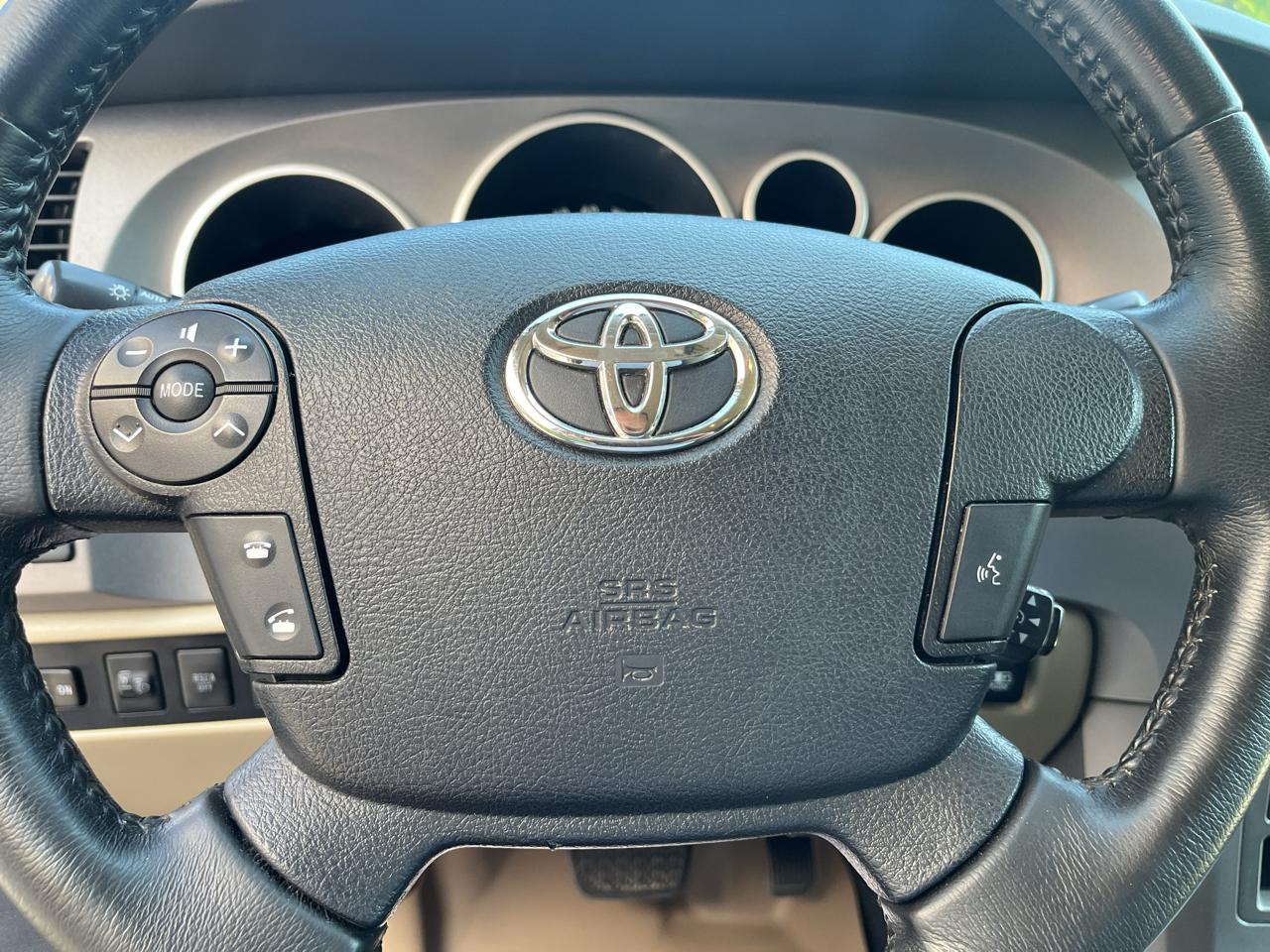 Toyota Tundra Limited 5.7L Double Cab 4WD 2012