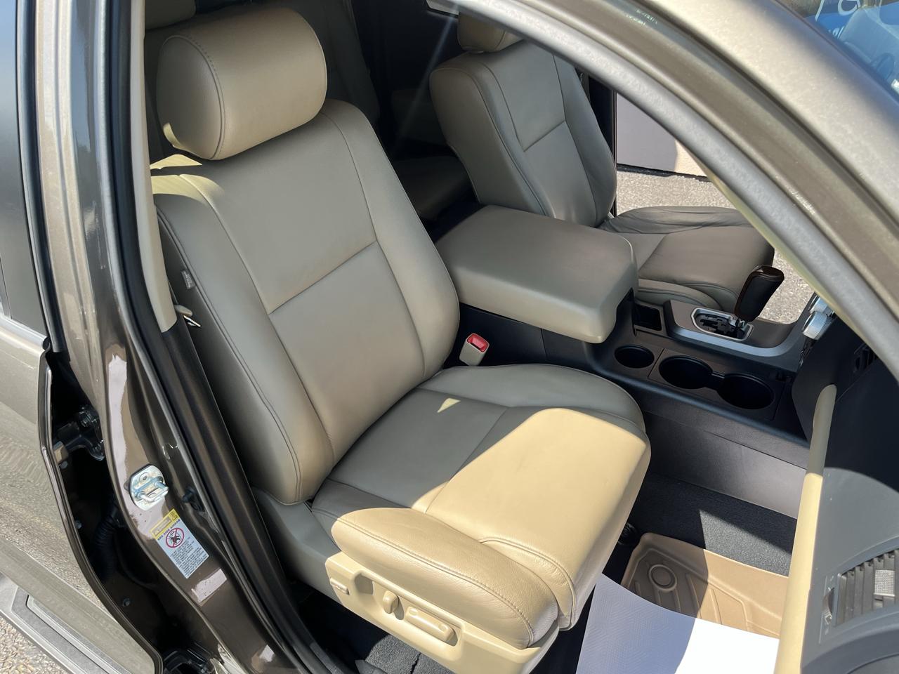 Toyota Tundra Limited 5.7L Double Cab 4WD 2012