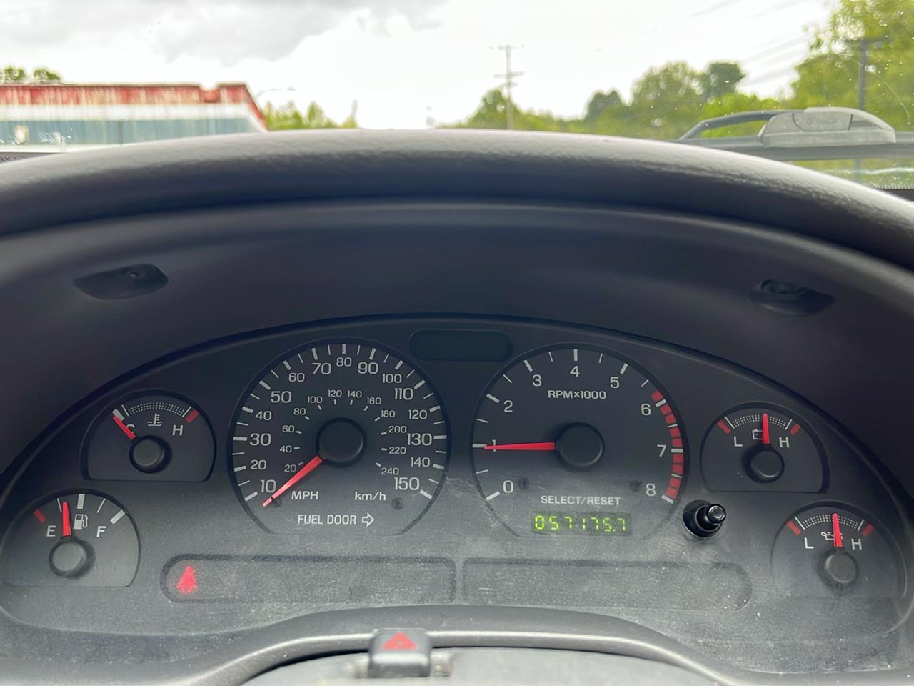 Ford Mustang GT Deluxe Coupe 2003