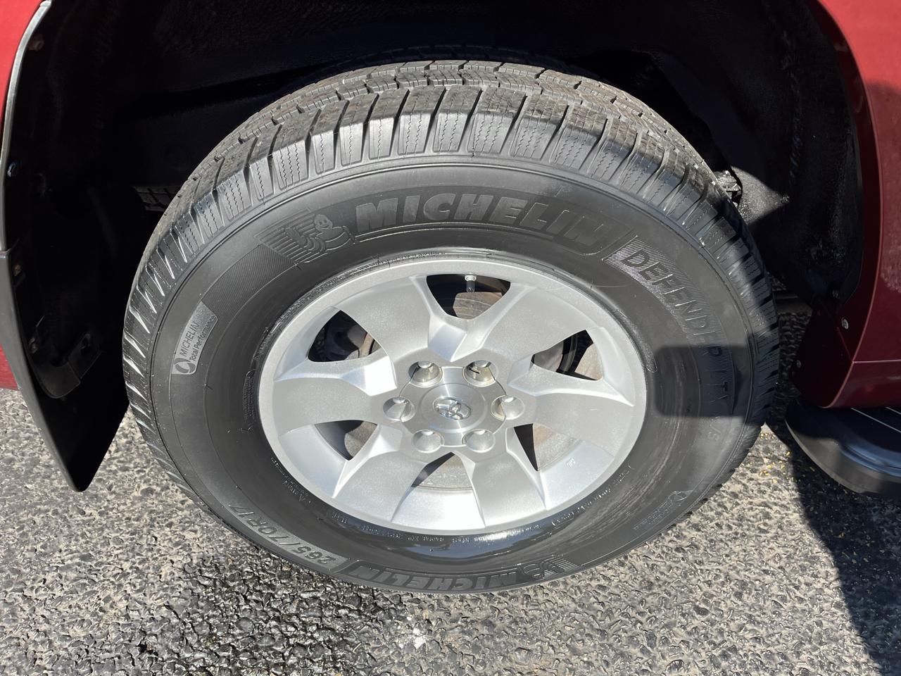 Toyota 4Runner SR5 Premium 4D SUV 4WD V6 2012