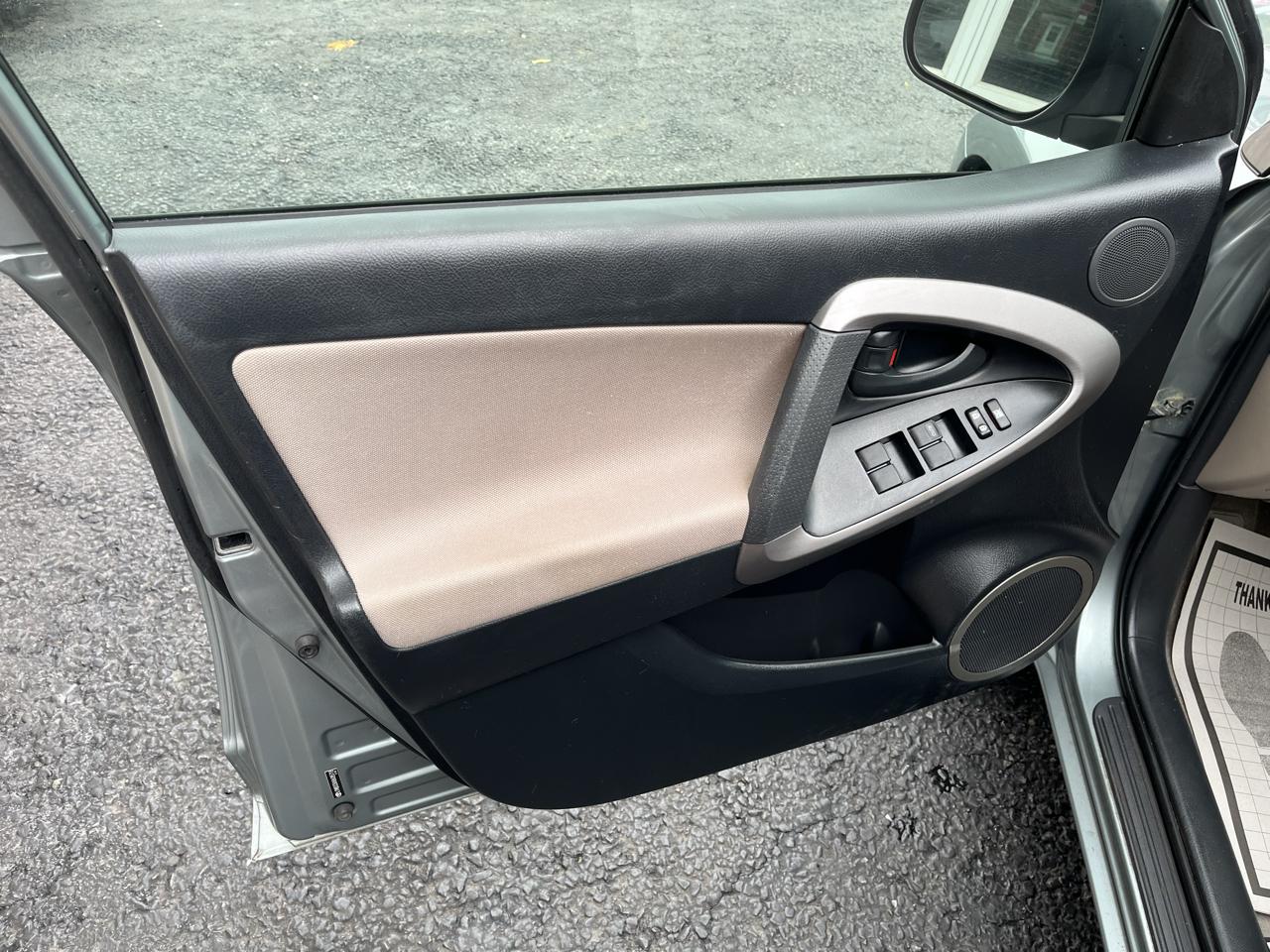 Toyota RAV4 Base I4 4WD 2008