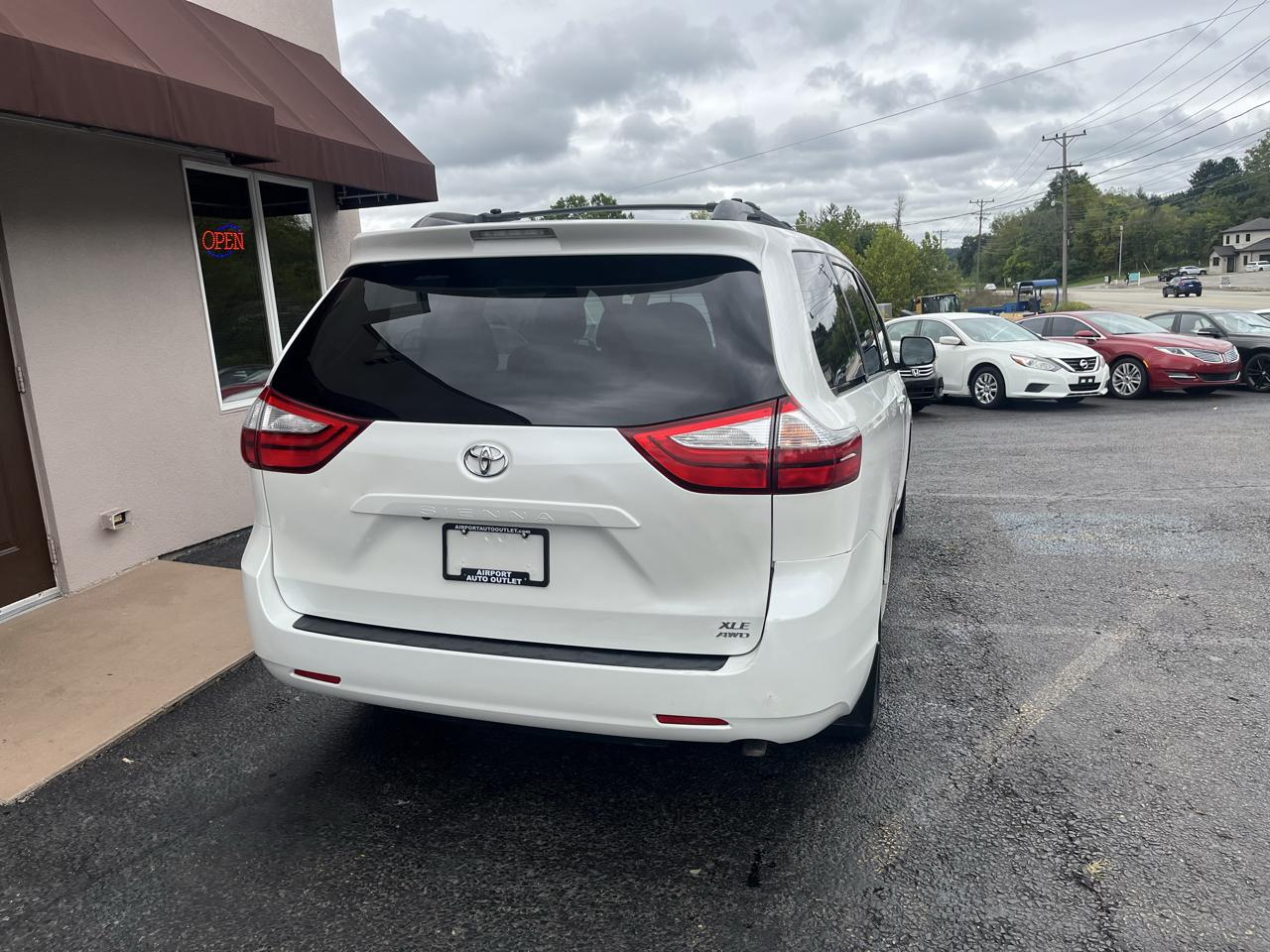 Toyota Sienna Limited AWD 7-Passenger V6 2015