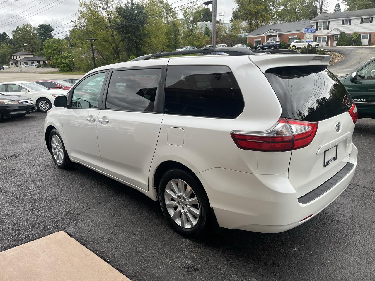 Toyota Sienna Limited AWD 7-Passenger V6 2015