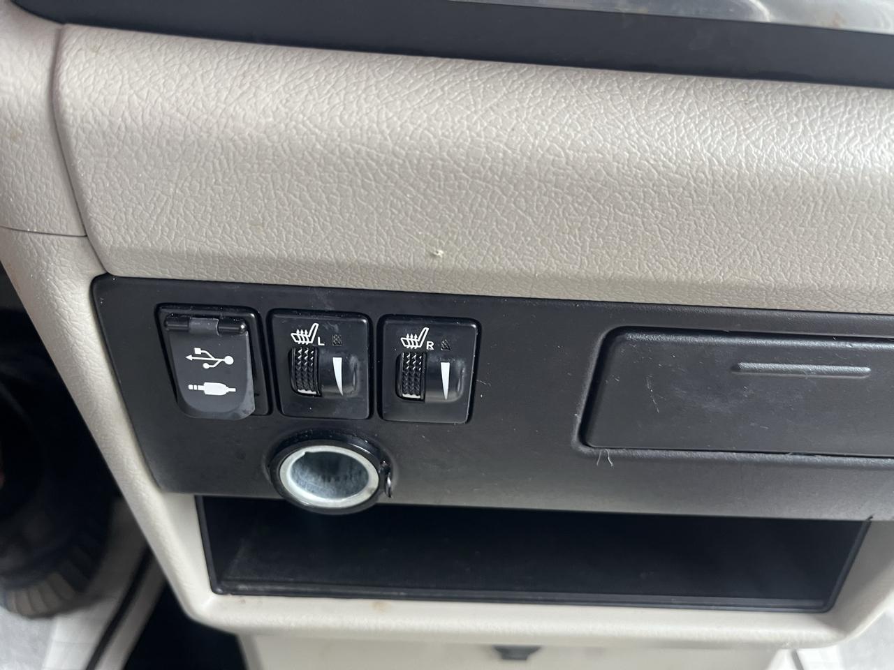 Toyota Sienna Limited AWD 7-Passenger V6 2015