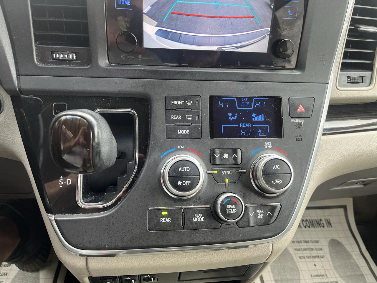 Toyota Sienna Limited AWD 7-Passenger V6 2015