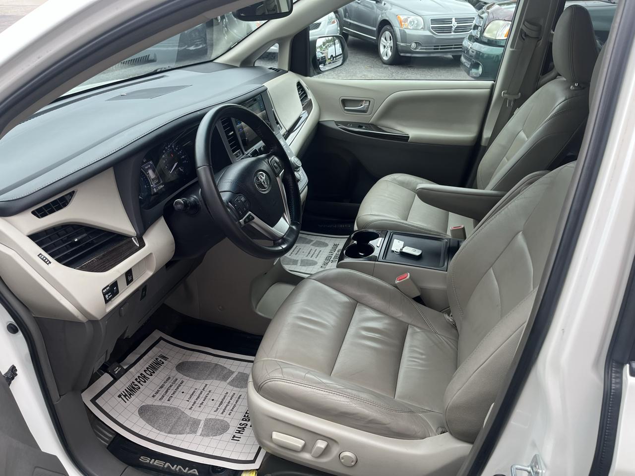 Toyota Sienna Limited AWD 7-Passenger V6 2015