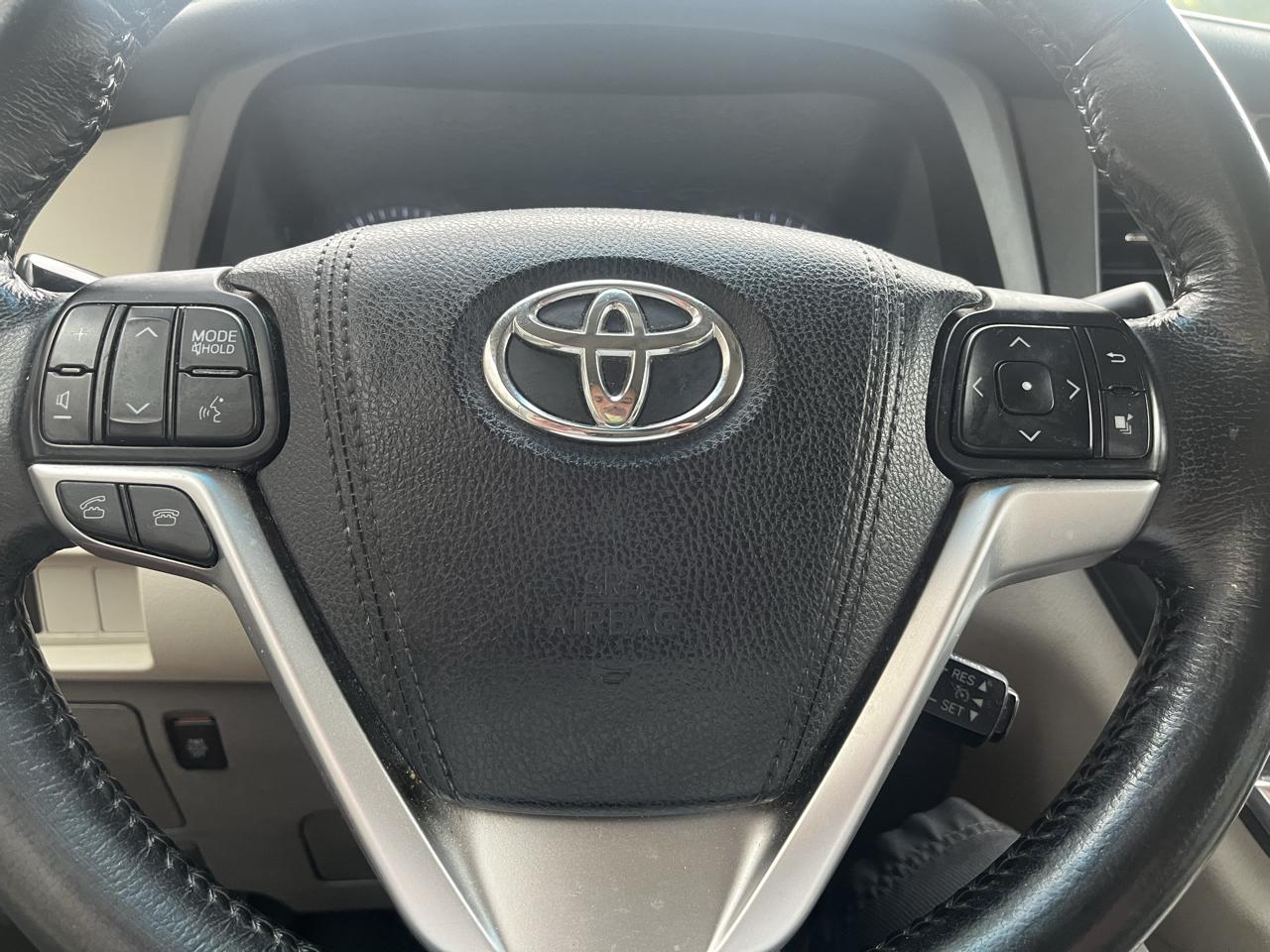 Toyota Sienna Limited AWD 7-Passenger V6 2015