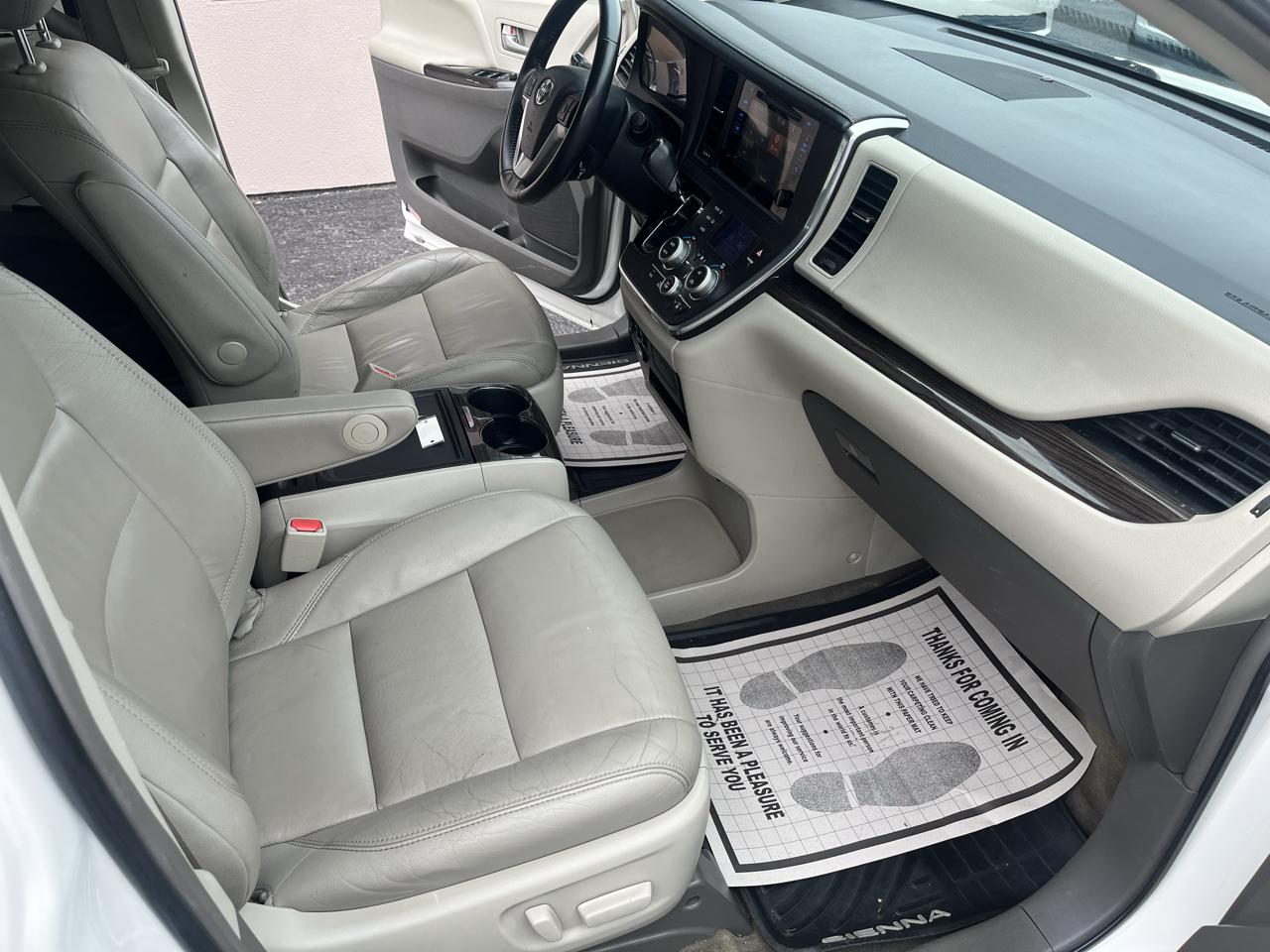 Toyota Sienna Limited AWD 7-Passenger V6 2015