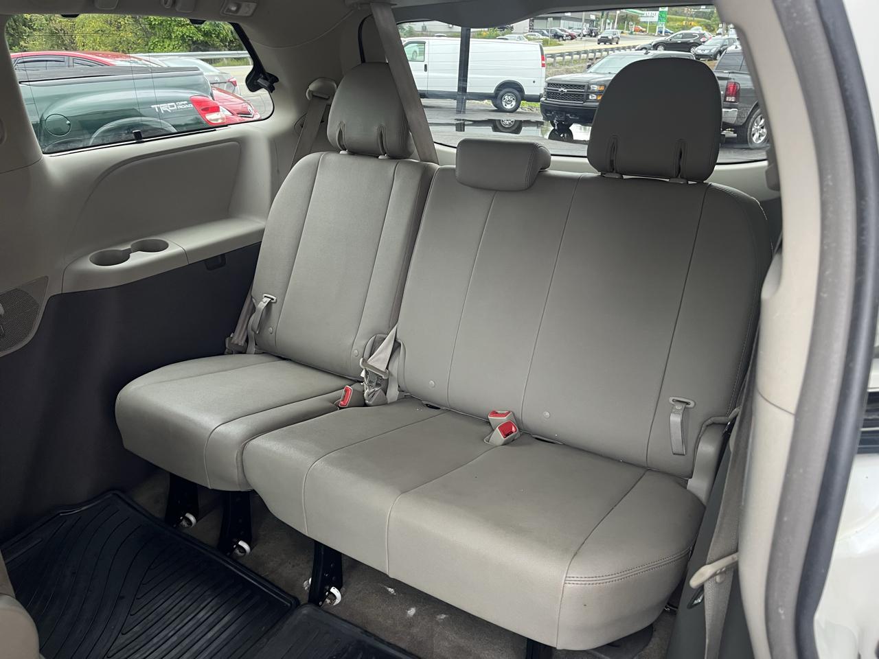 Toyota Sienna Limited AWD 7-Passenger V6 2015