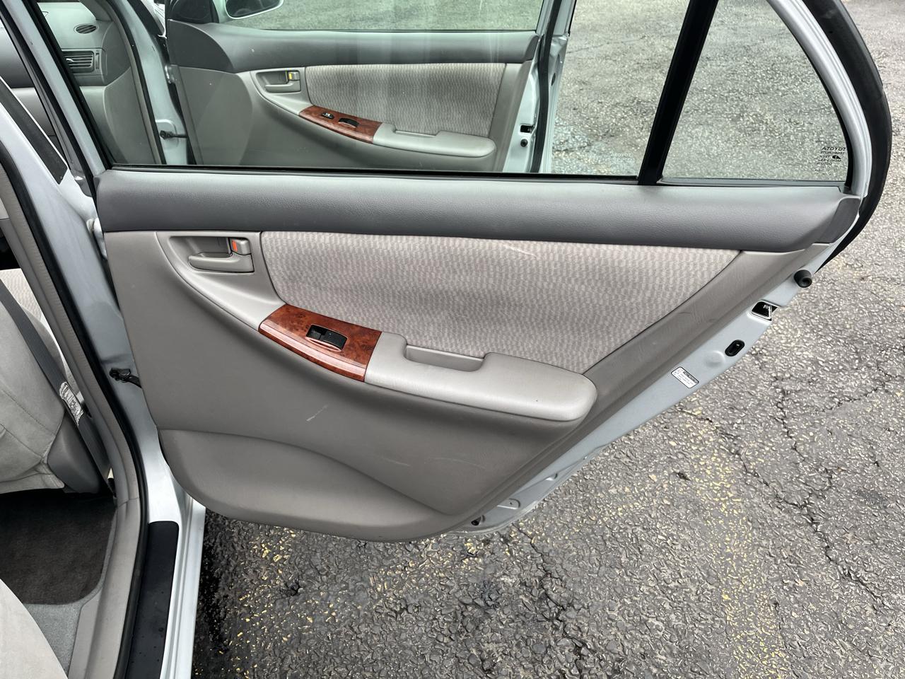 Toyota Corolla LE 2007