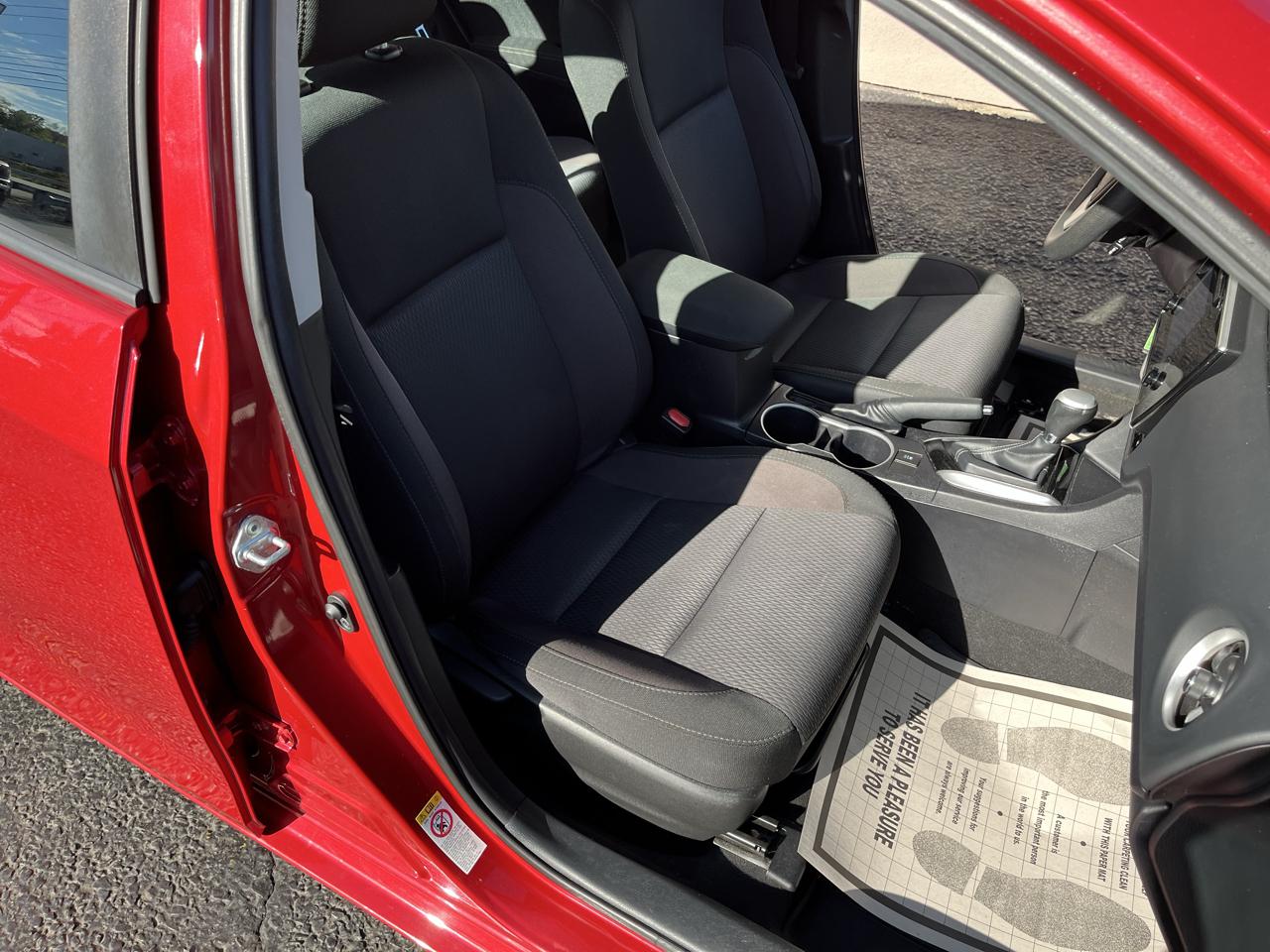 Toyota Corolla LE Plus 4D Sedan 2019