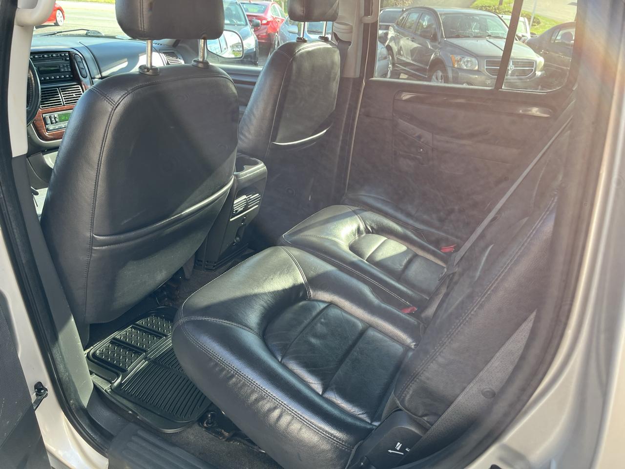 Ford Explorer Limited 4.6L 4WD 2004
