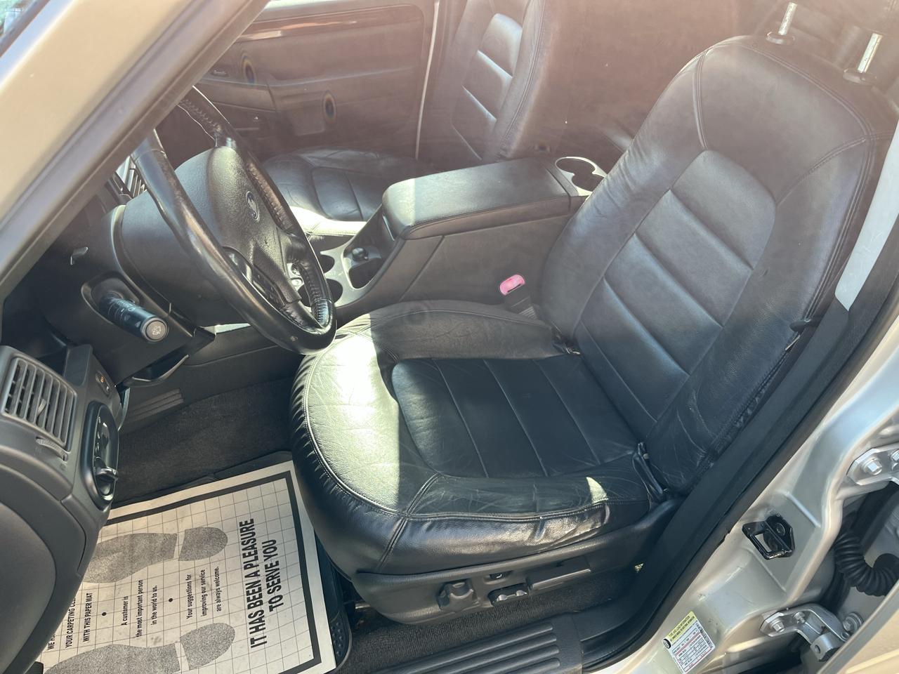 Ford Explorer Limited 4.6L 4WD 2004