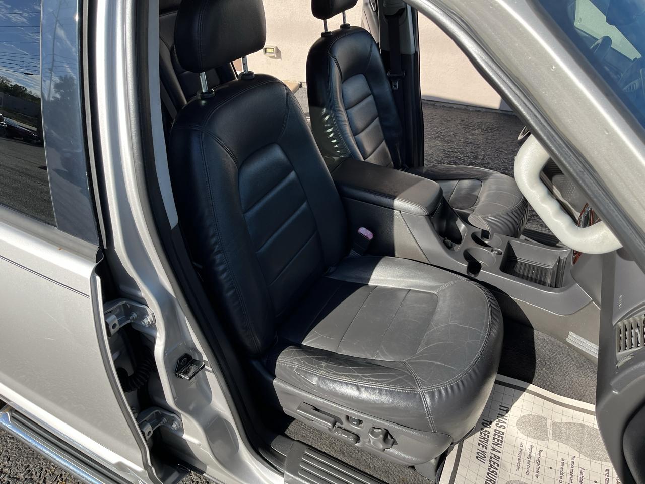 Ford Explorer Limited 4.6L 4WD 2004