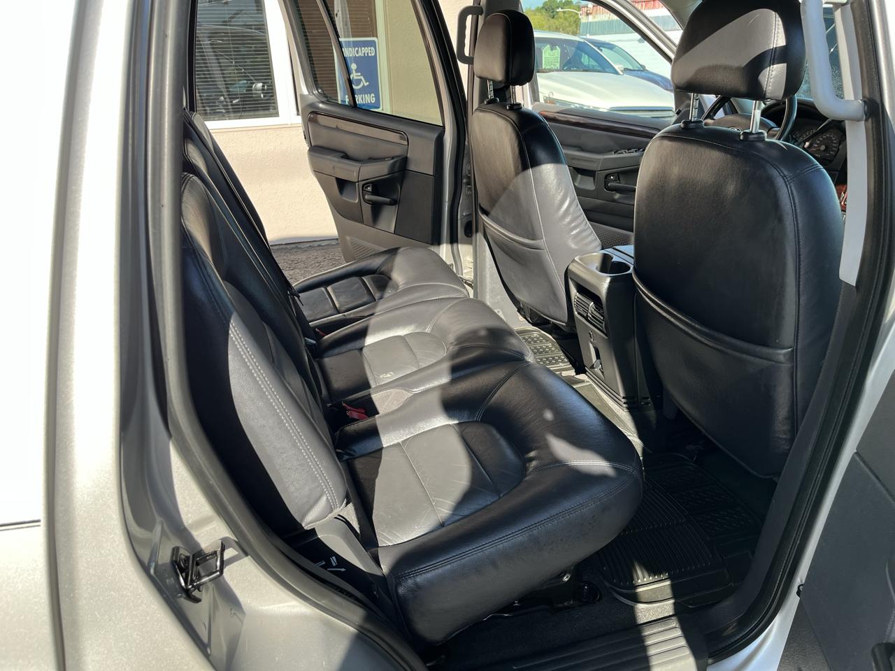 Ford Explorer Limited 4.6L 4WD 2004