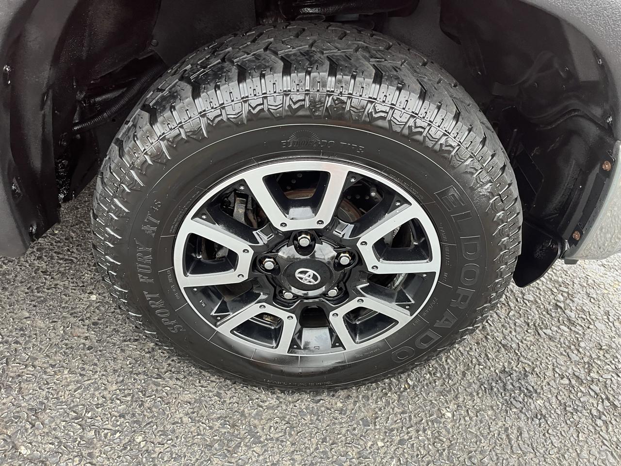 Toyota Tundra SR5 5.7L V8 CrewMax 4WD 2016