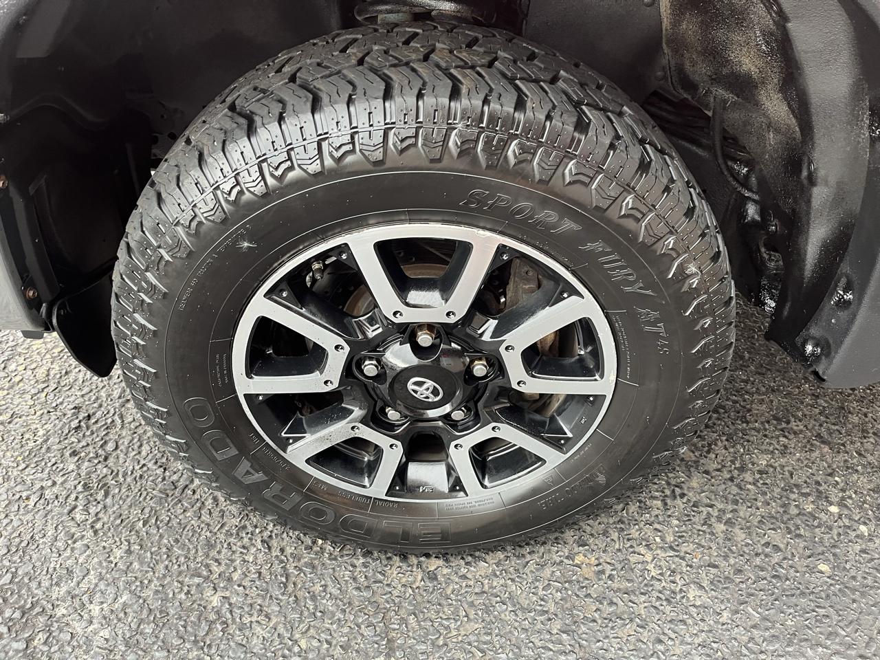 Toyota Tundra SR5 5.7L V8 CrewMax 4WD 2016
