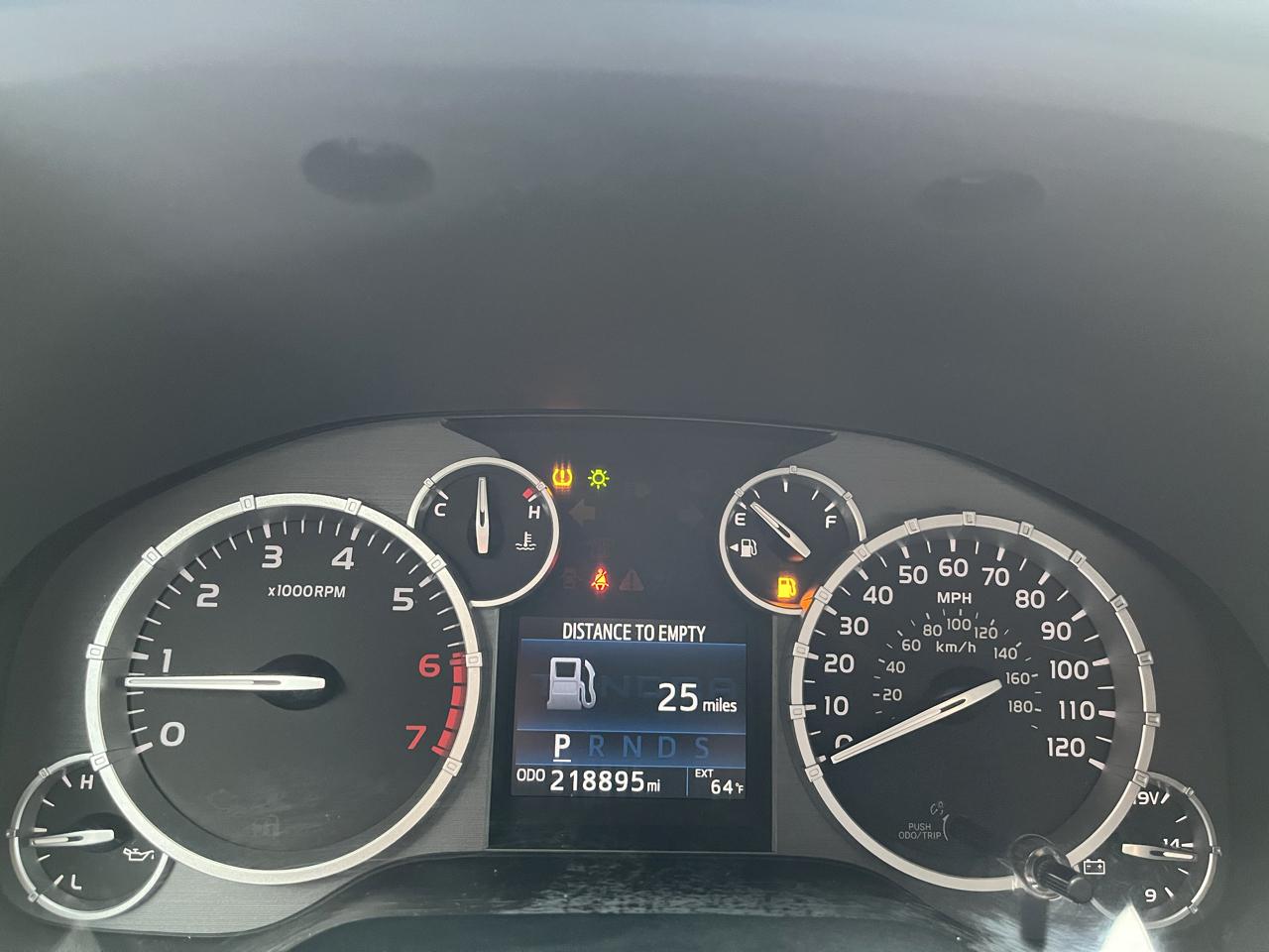 Toyota Tundra SR5 5.7L V8 CrewMax 4WD 2016