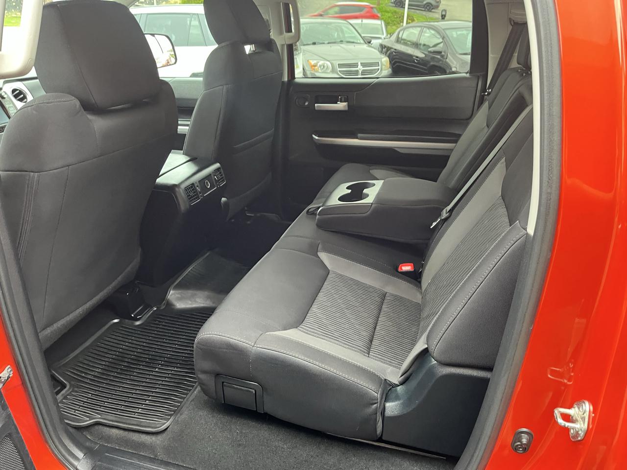 Toyota Tundra SR5 5.7L V8 CrewMax 4WD 2016