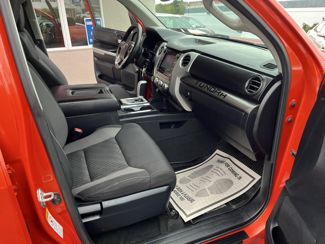 Toyota Tundra SR5 5.7L V8 CrewMax 4WD 2016