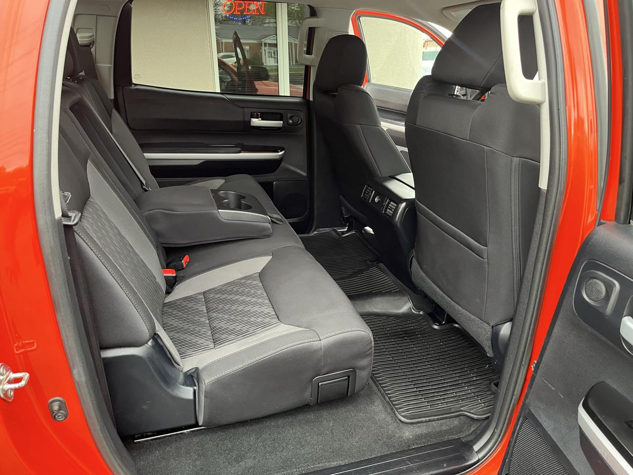 Toyota Tundra SR5 5.7L V8 CrewMax 4WD 2016