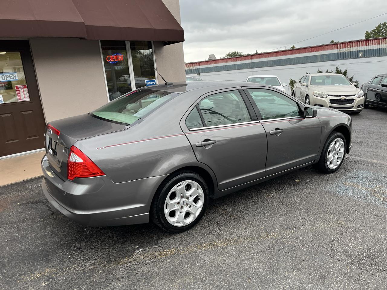 Ford Fusion SE 2010