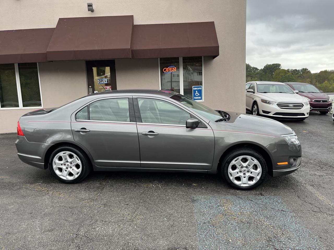 Ford Fusion SE 2010