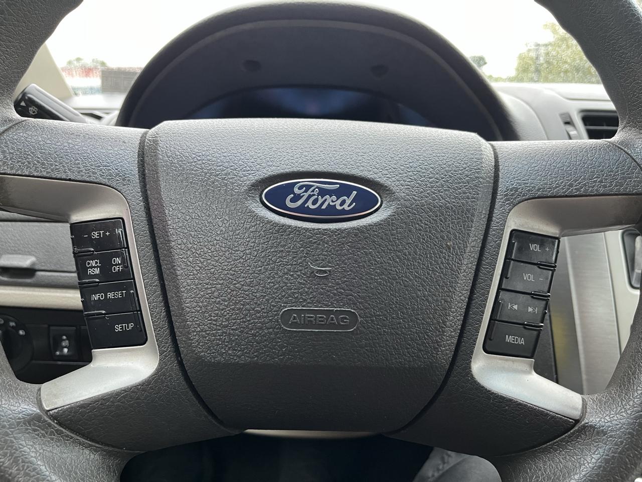 Ford Fusion SE 2010
