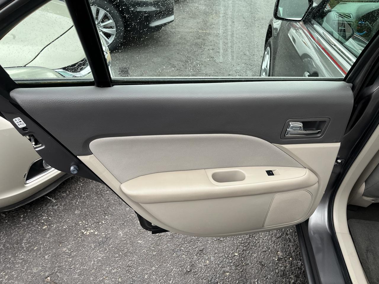 Ford Fusion SE 2010