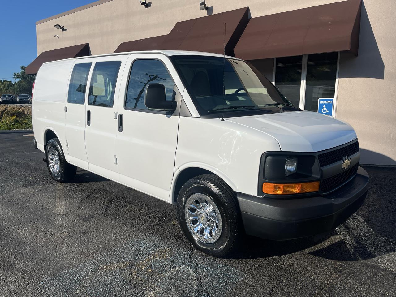 Chevrolet Express 1500 AWD Cargo 2011